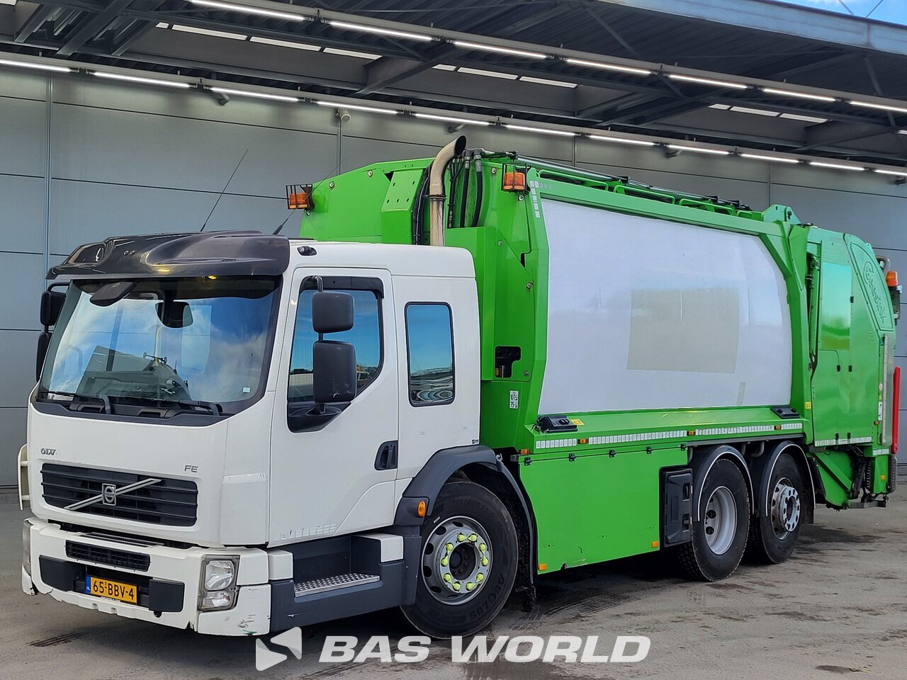Front left : Volvo FE 300 6X2 GeesinkNorba Type: GPM III 20H25 GCB Split Camion d'ordures