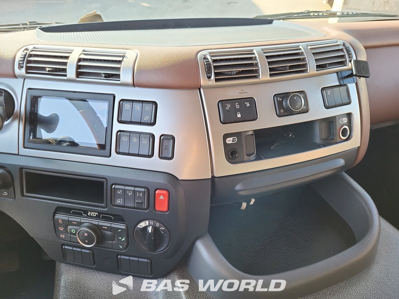 Other : DAF CF 530 4X2 Camion plateaux