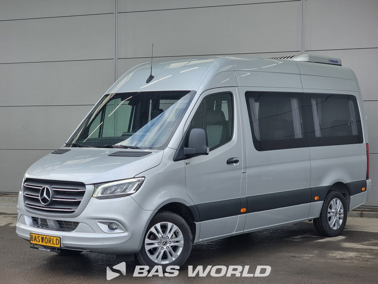 Front left : Mercedes Sprinter 319 CDI Passenger Transport/Minibus