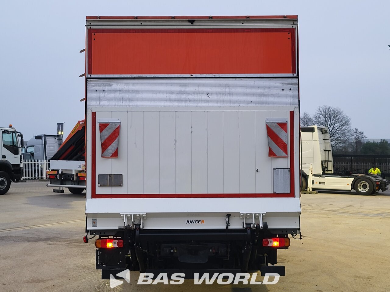 Other : Renault D 240 4X2 Junge Camion rideaux coulissants
