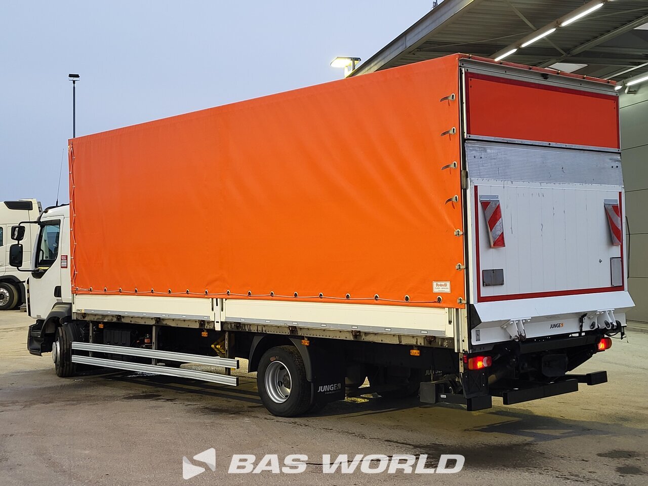 Other : Renault D 240 4X2 Junge Camion rideaux coulissants