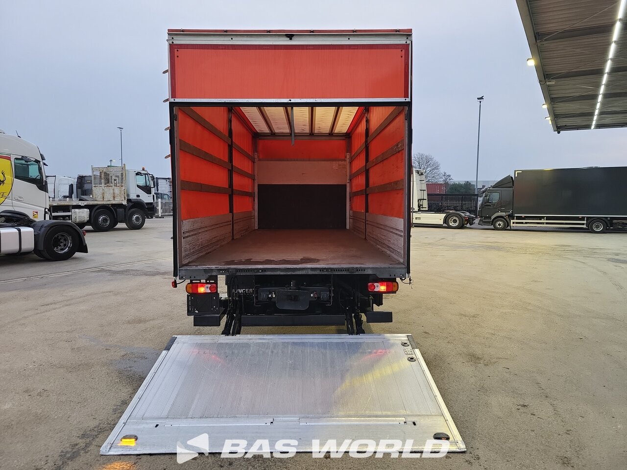 Other : Renault D 240 4X2 Junge Camion rideaux coulissants