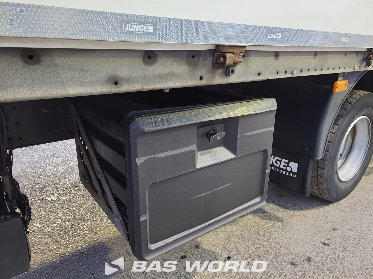 Other : Renault D 240 4X2 Junge Camion rideaux coulissants