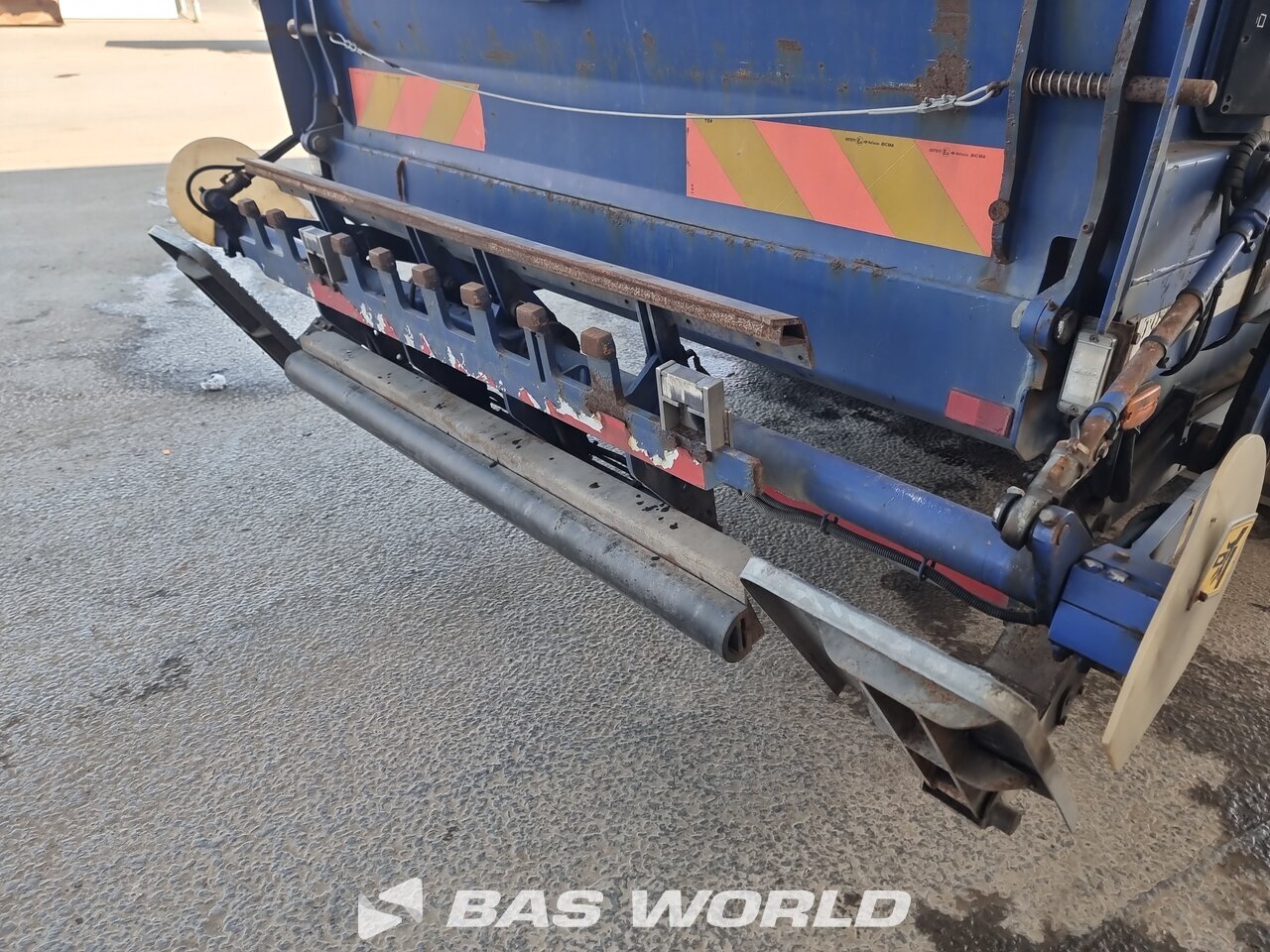Other : Mercedes 4X2 NTM Camion d'ordures