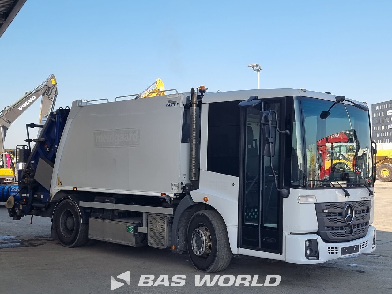 Other : Mercedes 4X2 NTM Camion d'ordures