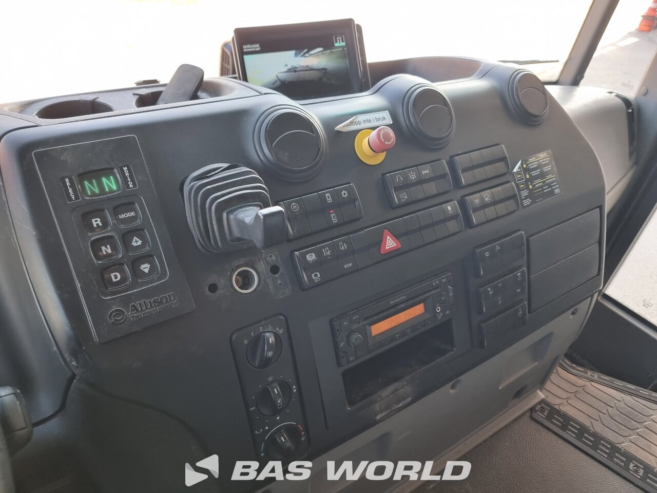 Other : Mercedes 4X2 NTM Camion d'ordures