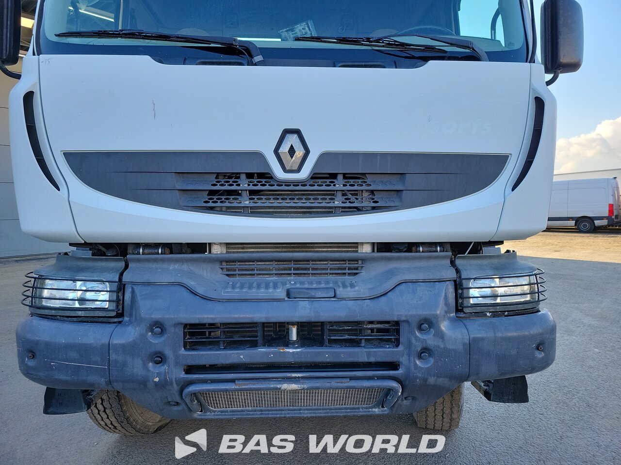 Other : Renault Kerax 370 8X4 Camion malaxeur béton