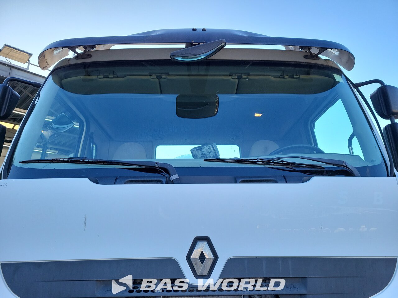 Other : Renault Kerax 370 8X4 Camion malaxeur béton