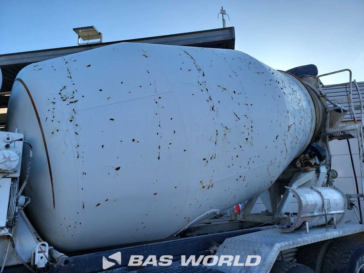 Other : Renault Kerax 370 8X4 Camion malaxeur béton
