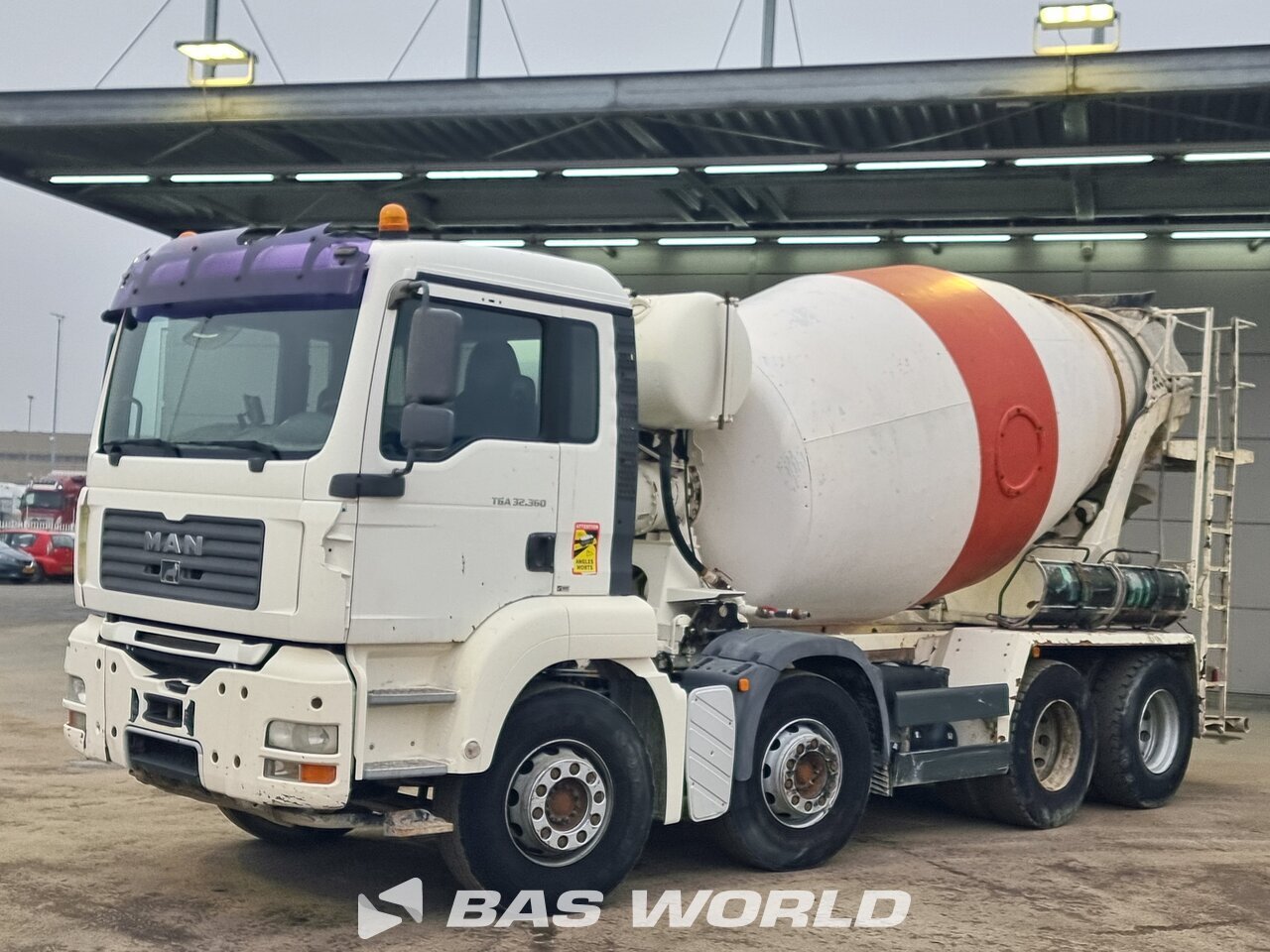 Front left : MAN TGA 32.360 8X4 Stetter Camion malaxeur béton
