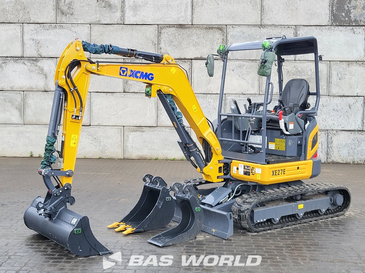 Front left : XCMG XE27 E Mini pelle <10t