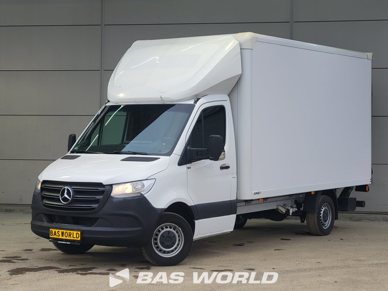 Front left : Mercedes Sprinter 317 CDI Carrosseries