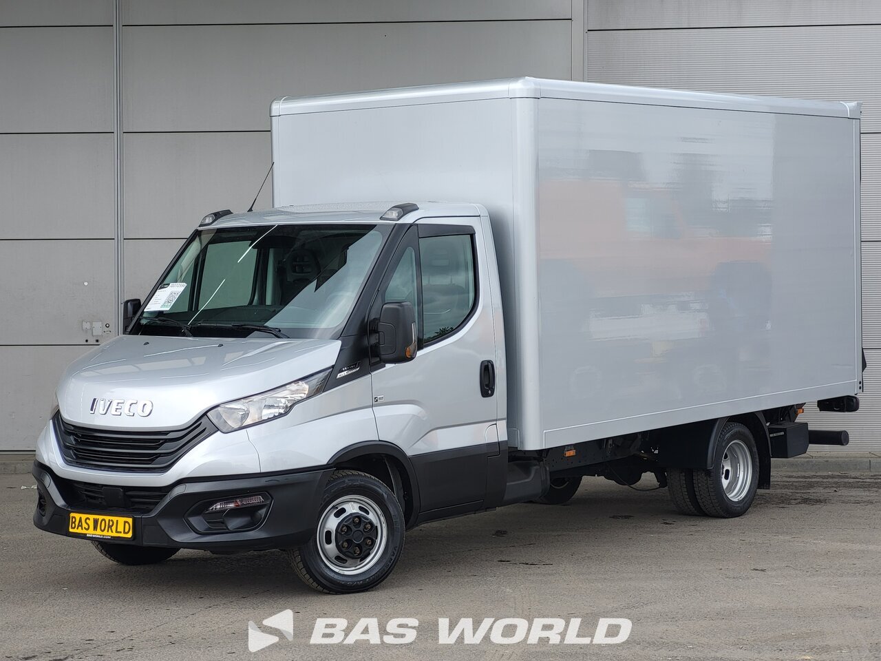 Front left : Iveco Daily 35C16 Carrosseries