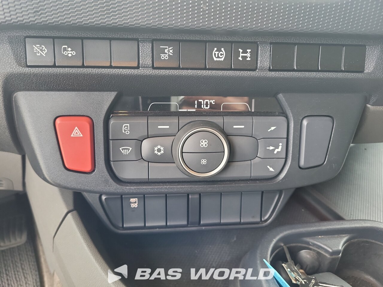 Other : DAF XD 300 4X2 Gray Adams Camion frigorifique