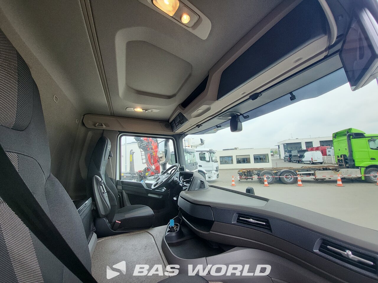 Other : DAF XD 300 4X2 Gray Adams Camion frigorifique