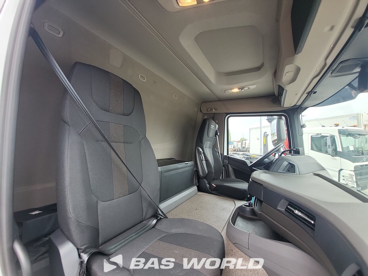 Other : DAF XD 300 4X2 Gray Adams Camion frigorifique