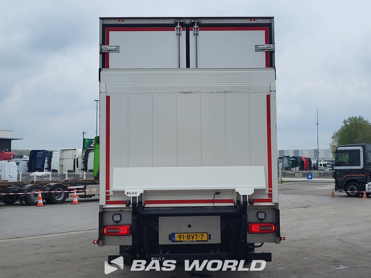 Other : DAF XD 300 4X2 Gray Adams Camion frigorifique