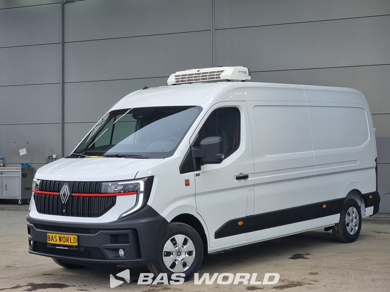 Front left : Renault Master 150PK Fourgon frigorifique fermé