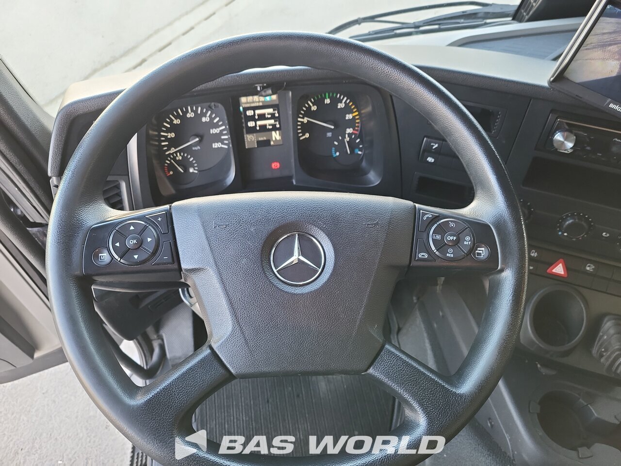 Other : Mercedes Antos 1924 4X2 Van Berkum Carrosseries fourgons