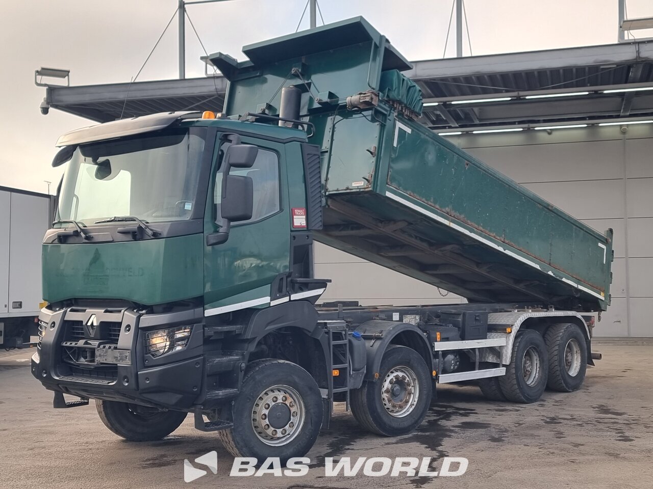 Front left : Renault Kerax 460 8X6 NV Waf type: FC 169-5-5780 Camion Benne