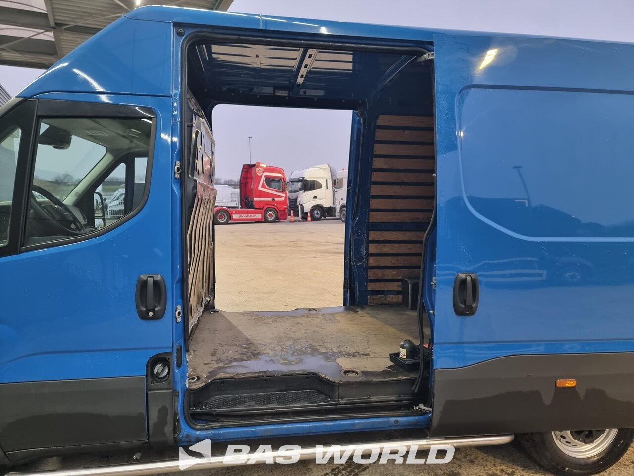 Other : Iveco Daily 35S14 Fourgons utilitaires