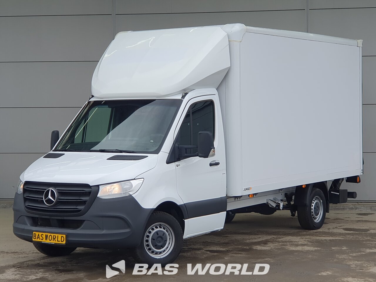 Front left : Mercedes Sprinter 317 CDI Carrosseries