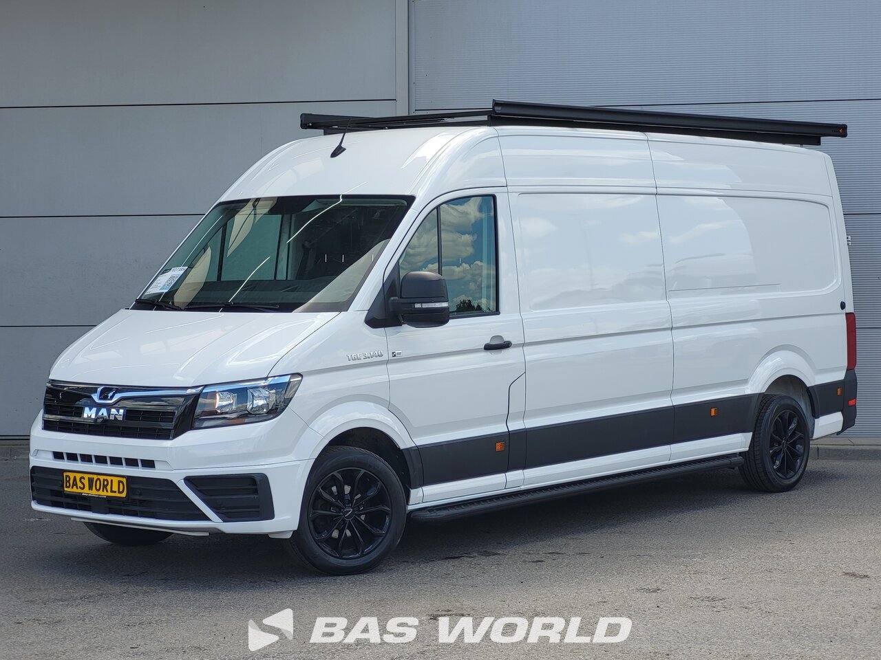 Front left : MAN TGE 3.140 Fourgons utilitaires
