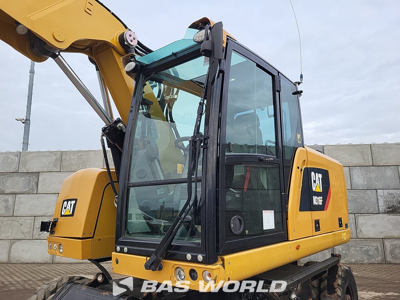 Other : Caterpillar M316 F Pelle sur pneus