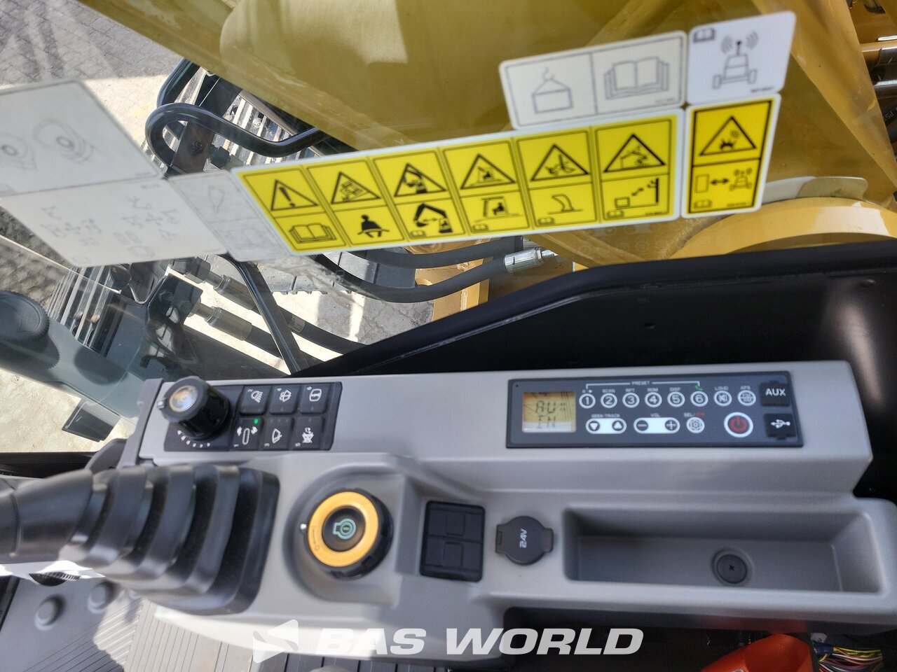 Other : Caterpillar 323 D3 Pelle sur chenilles