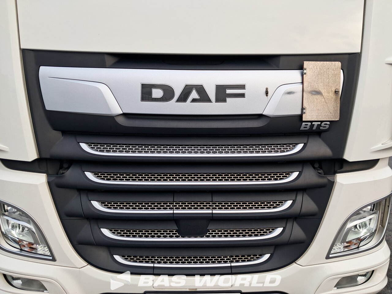 Grille : DAF XF 480 6X2 SDG Camion à Caisse Mobile