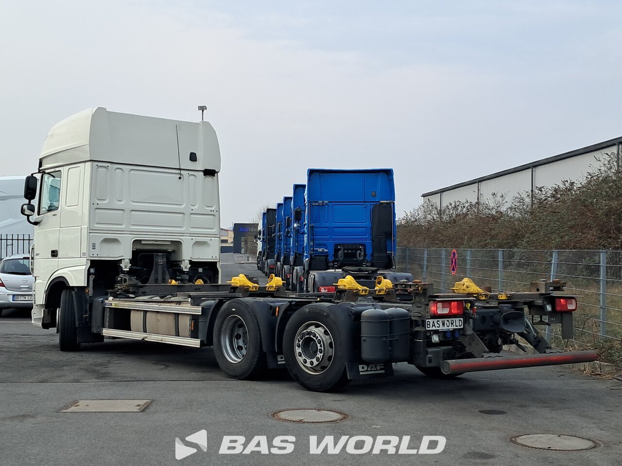 Back left : DAF XF 480 6X2 SDG Camion à Caisse Mobile