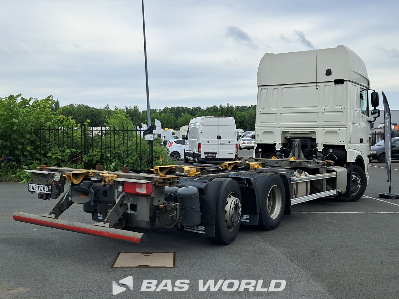 Back right : DAF XF 480 6X2 SDG Camion à Caisse Mobile