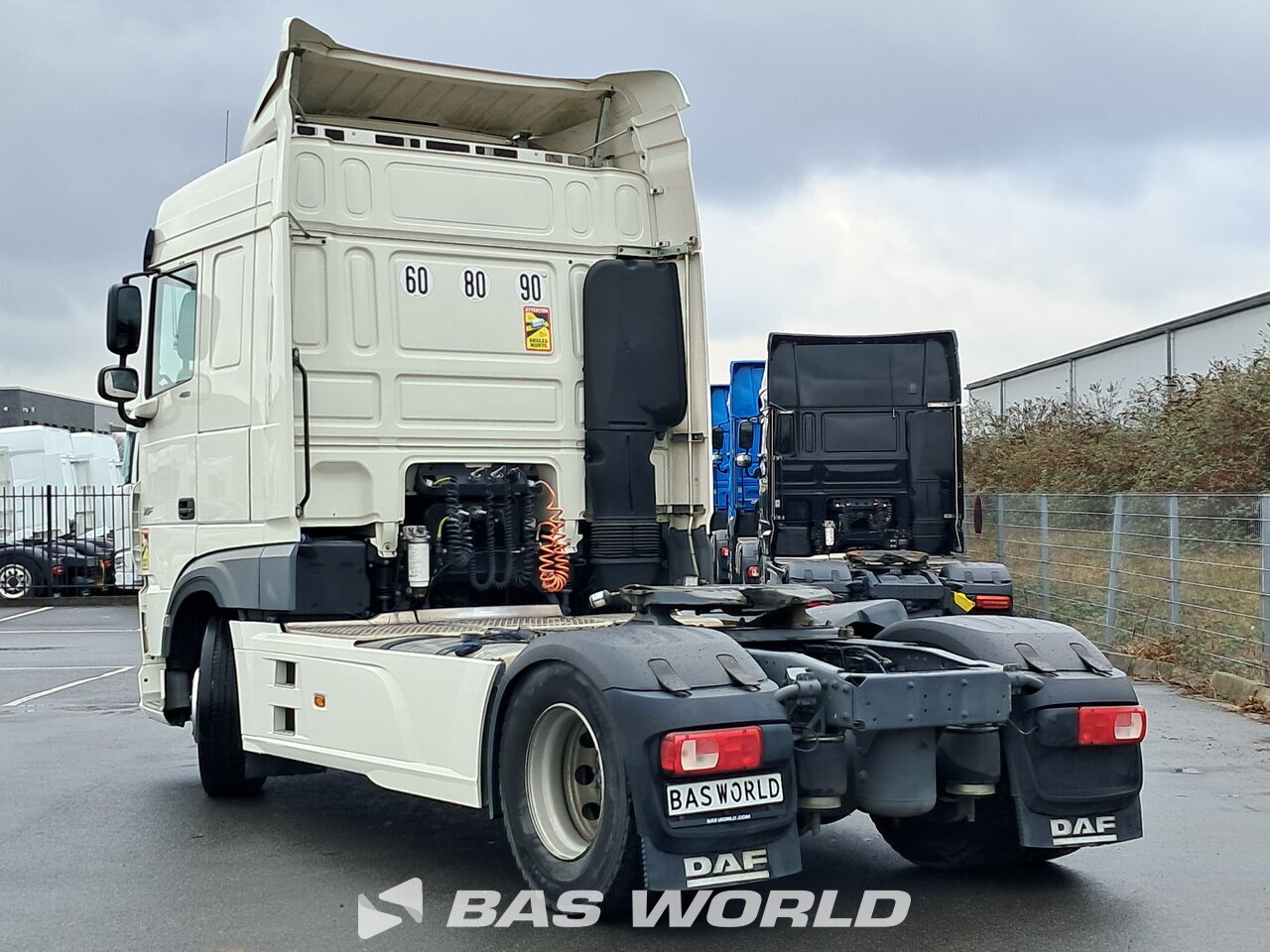 Back left : DAF XF 480 4X2 Tracteur routier