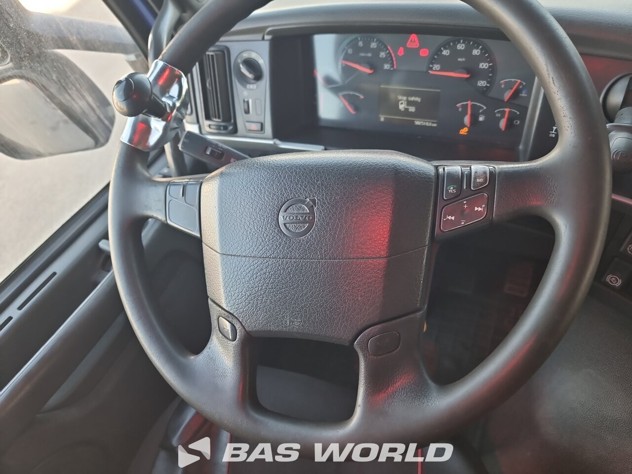 Other : Volvo FM 330 6X2 Camion plateaux
