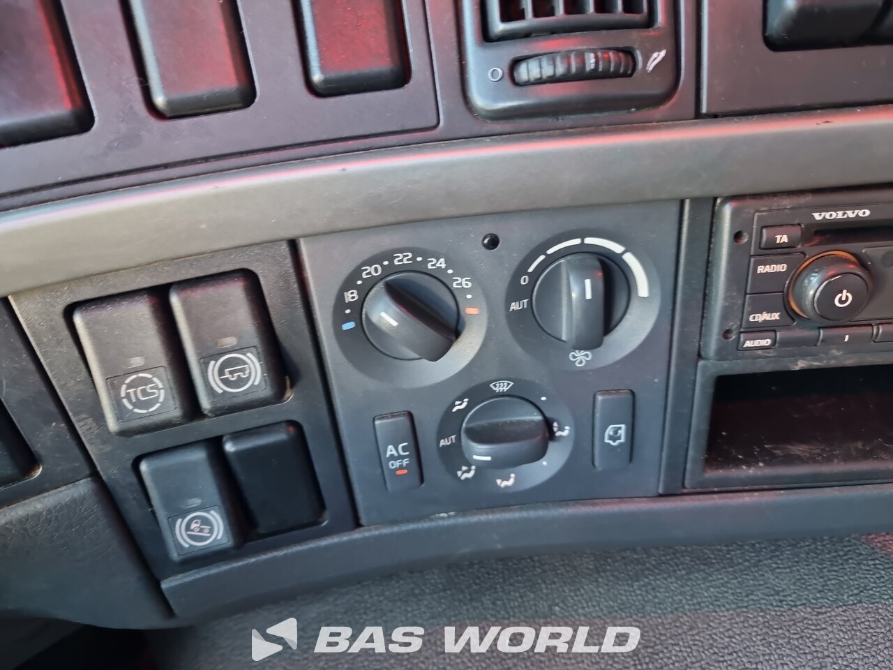 Other : Volvo FM 330 6X2 Camion plateaux