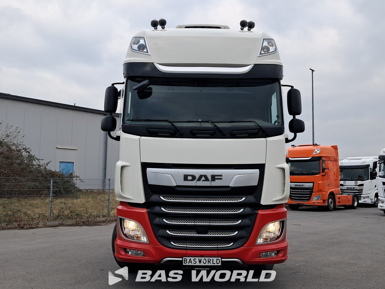 Front : DAF XF 530 4X2 Tracteur routier