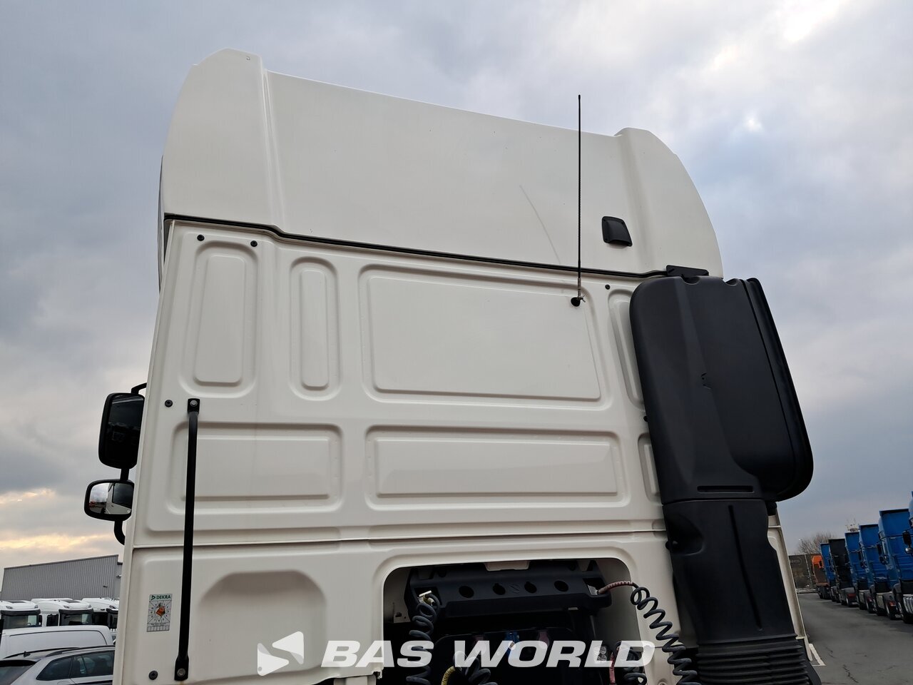 Back of cabin : DAF XF 530 4X2 Tracteur routier