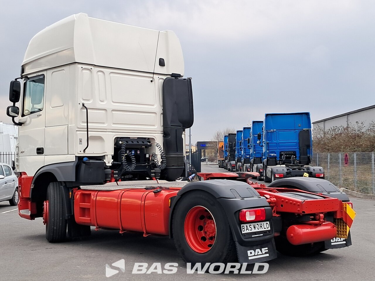 Back left : DAF XF 530 4X2 Tracteur routier