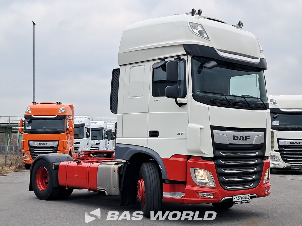 Front right : DAF XF 530 4X2 Tracteur routier