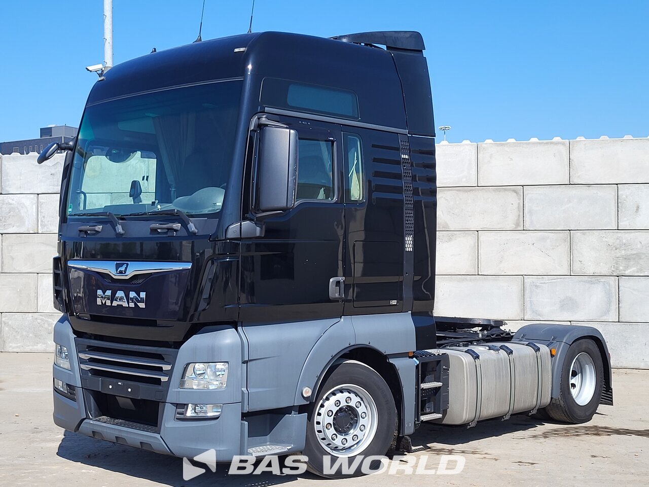 Front left : MAN TGX 18.460 4X2 Tracteur routier