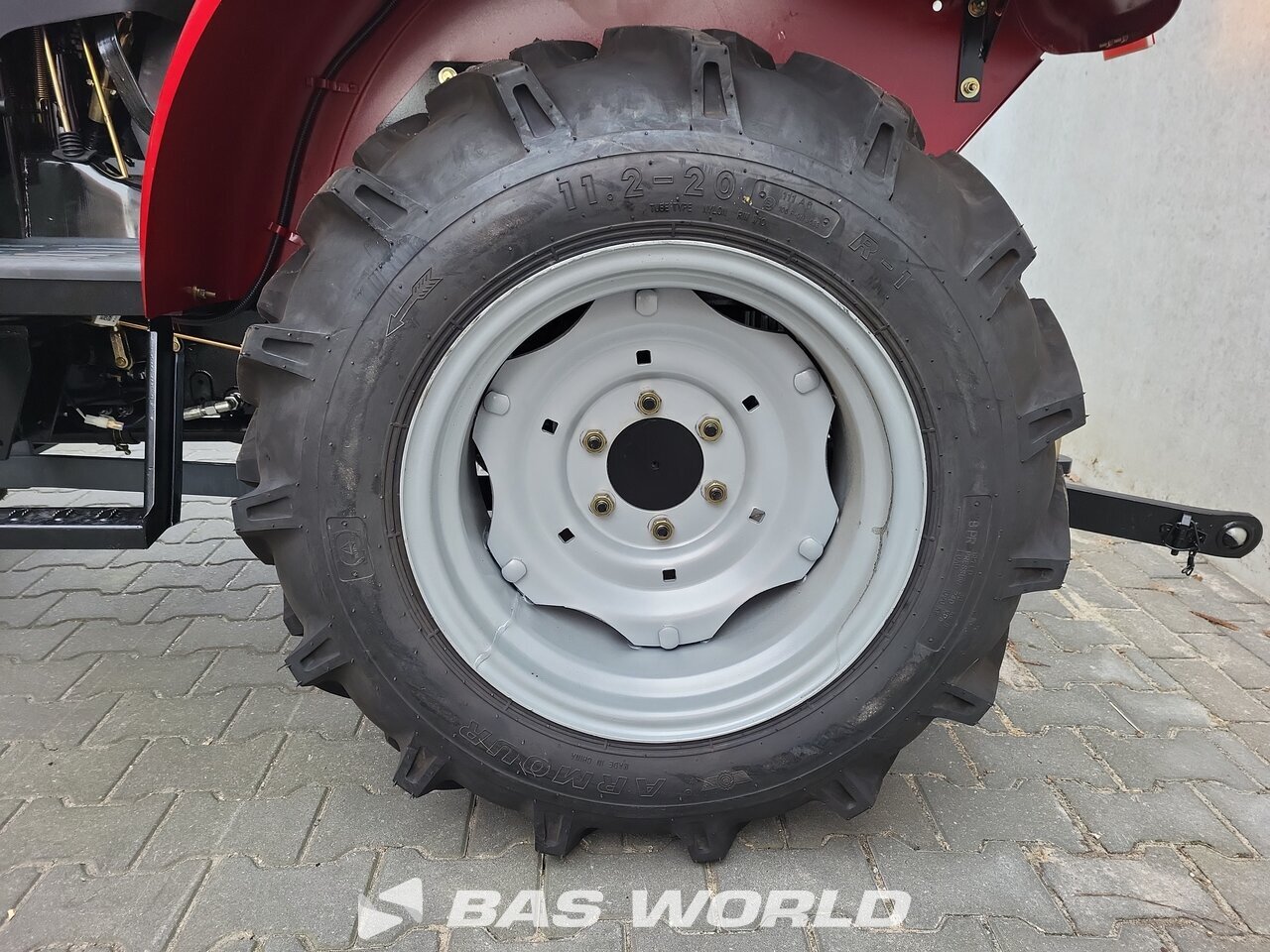 Back left : Knegt 304G2E Tracteur