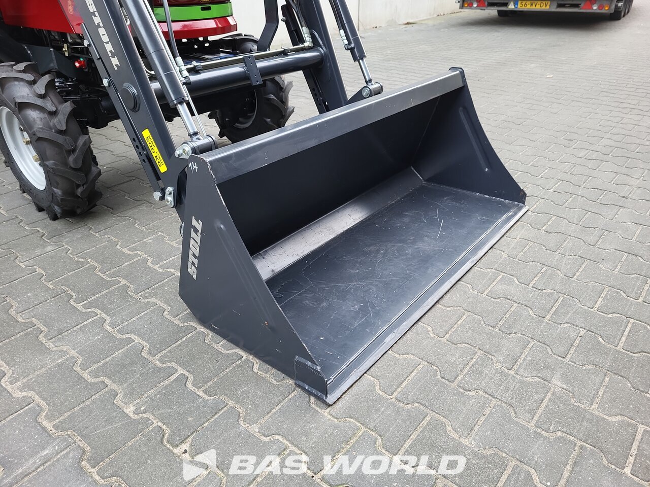 Back right : Knegt 304G2E Tracteur