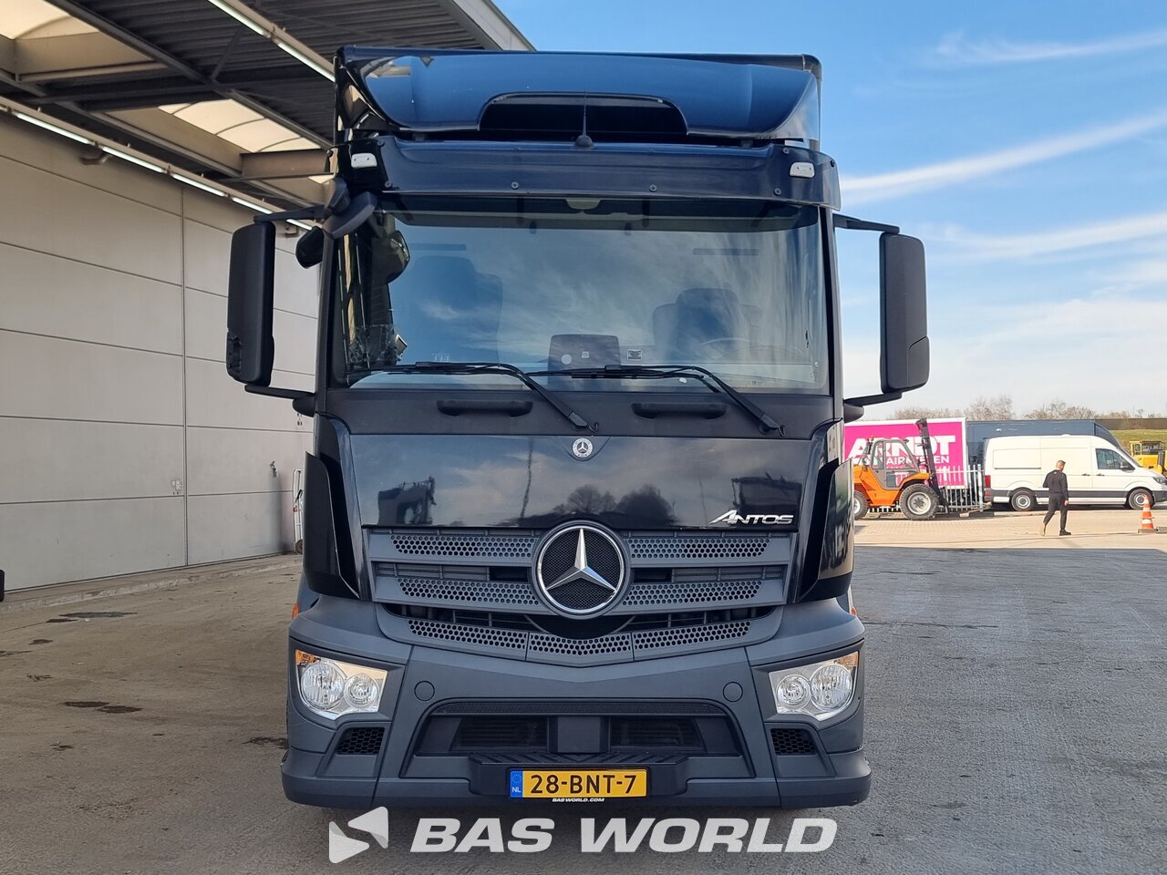 Other : Mercedes Antos 1824 4X2 Van Berkum Carrosseries fourgons