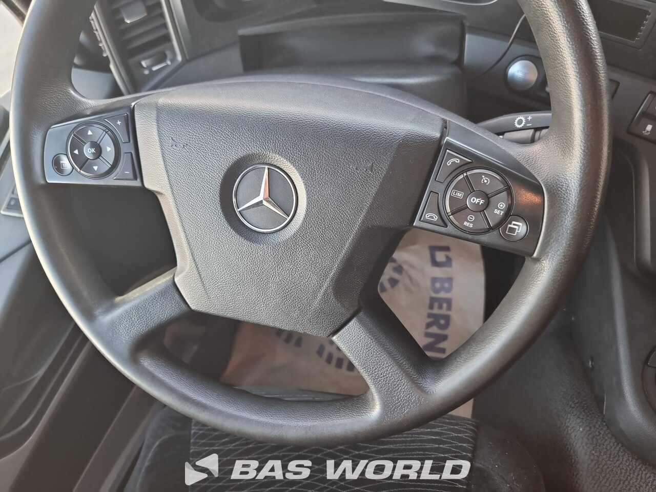 Other : Mercedes Antos 1824 4X2 Van Berkum Carrosseries fourgons