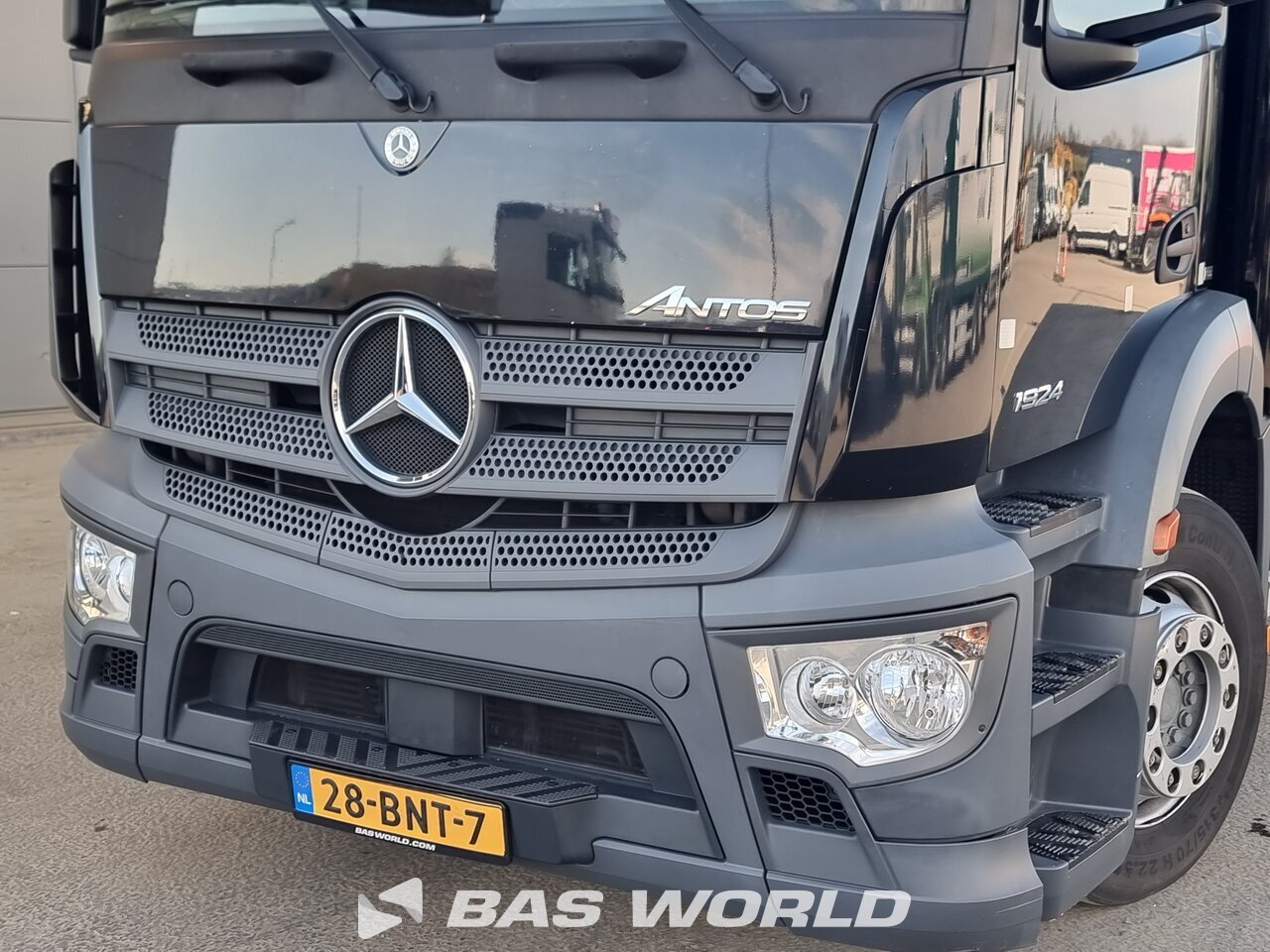 Other : Mercedes Antos 1824 4X2 Van Berkum Carrosseries fourgons