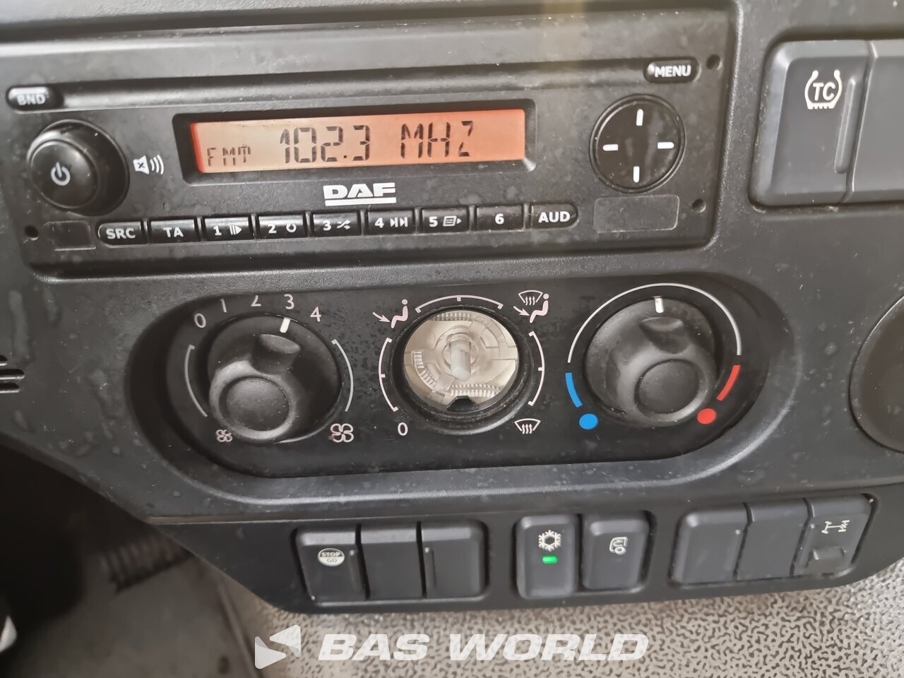 Other : DAF CF 220 4X2 Mol Type: Ecomax 4000 CB Dual Camion d'ordures