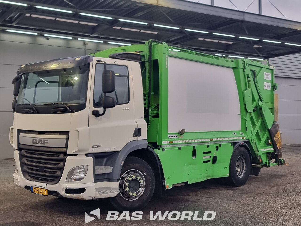 Front left : DAF CF 220 4X2 Mol Type: Ecomax 4000 CB Dual Camion d'ordures
