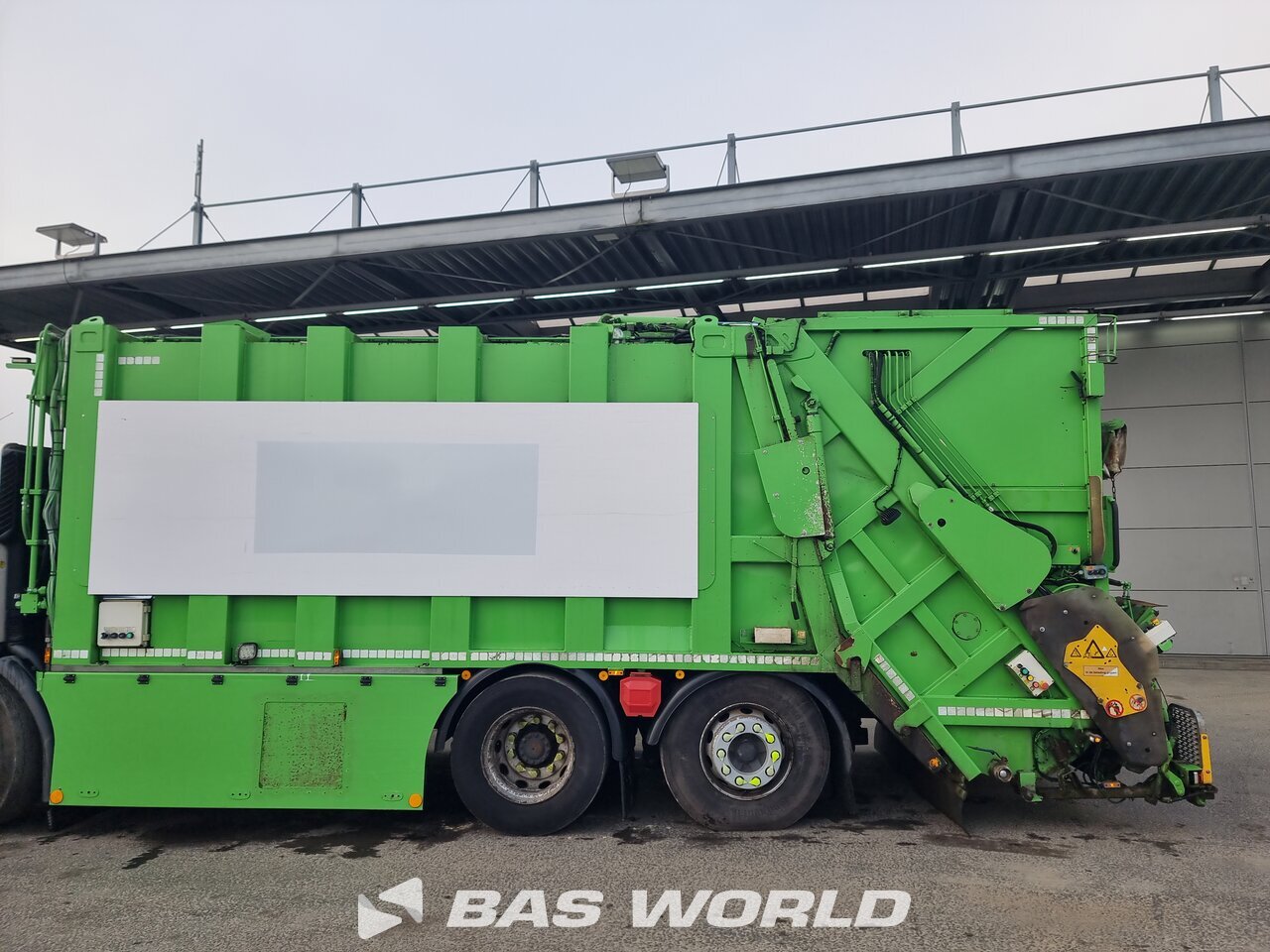 Other : Volvo FE 320 6X2 MOL Cy. NV Type: Pusher IID CB DUAL IID Camion d'ordures