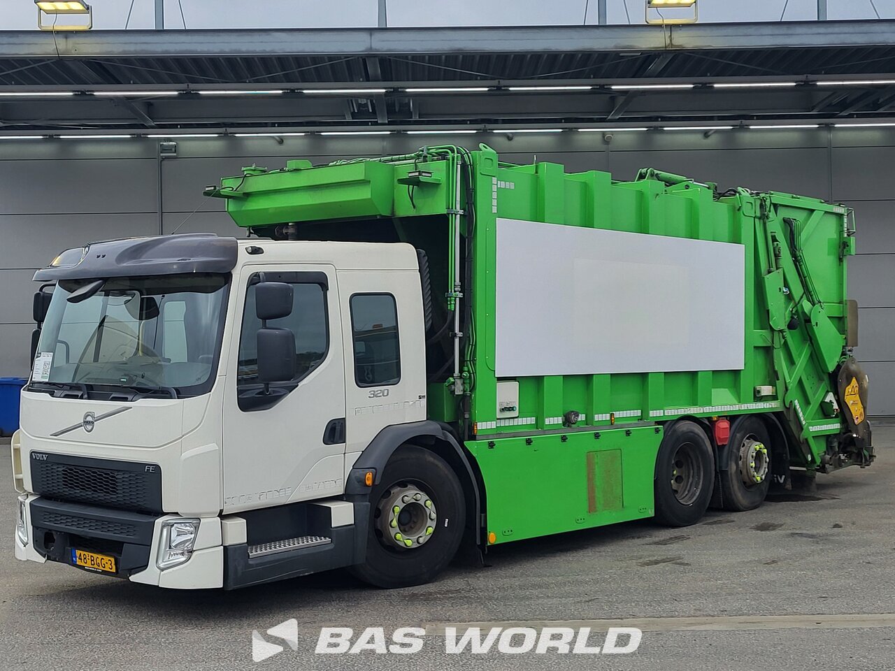 Front left : Volvo FE 320 6X2 Mol Type: Pusher IID CB DUAL IID Camion d'ordures