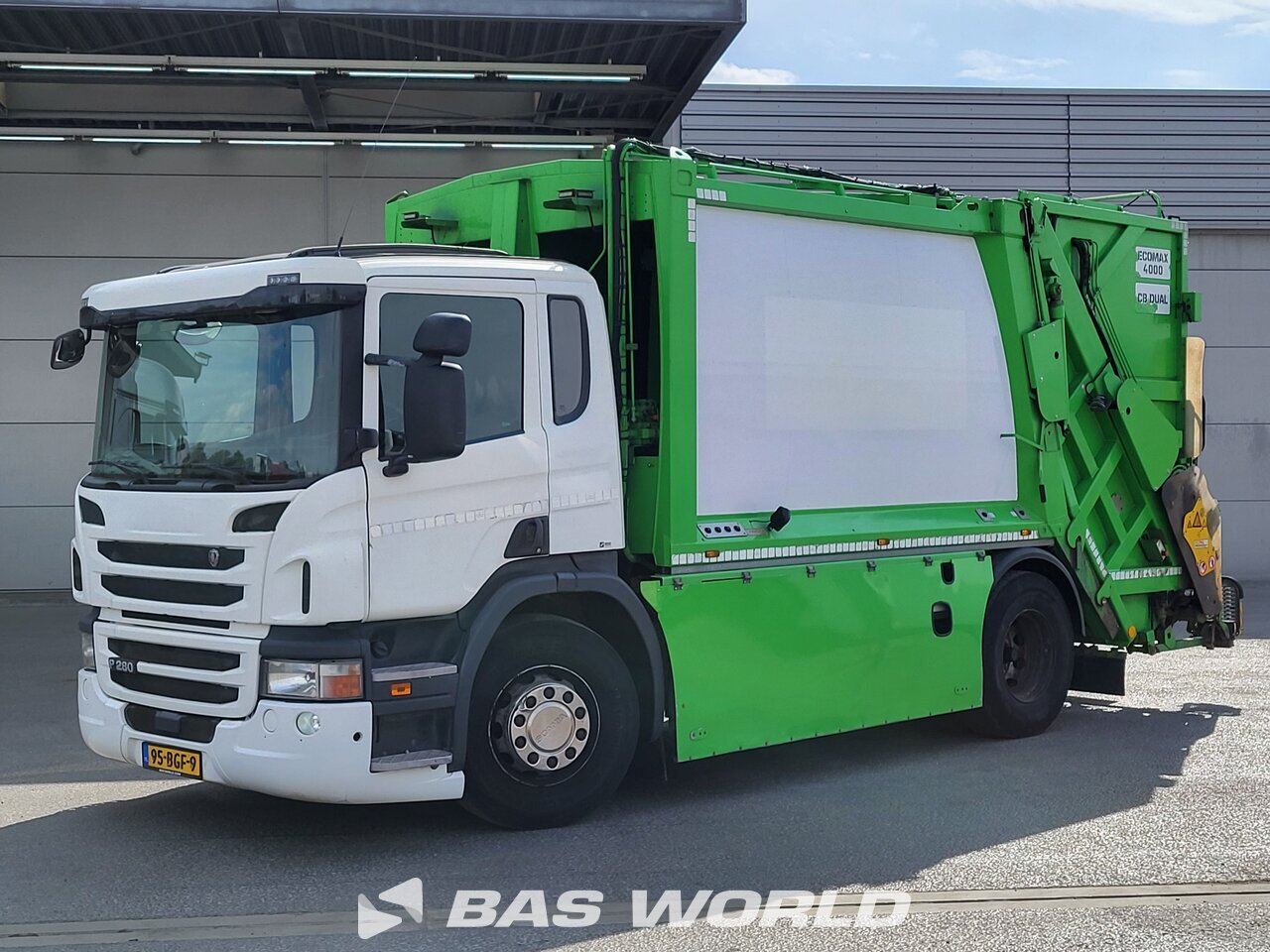 Front left : Scania P280 4X2 Mol Ecomax4000 CB Dual Camion d'ordures